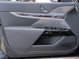 BMW 7 Series 750e xDrive Plug-In Hybrid 2026