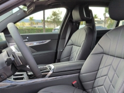 BMW 7 Series 750e xDrive Plug-In Hybrid 2026