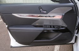 BMW 7 Series 750e xDrive Plug-In Hybrid 2026