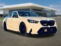 BMW M5 Base (A8) Sedan 2026