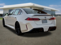 BMW M5 Base (A8) Sedan 2026