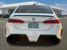 BMW M5 Base (A8) Sedan 2026