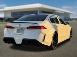 BMW M5 Base (A8) Sedan 2026