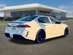 BMW M5 Base (A8) Sedan 2026