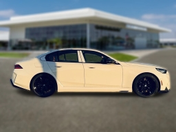 BMW M5 Base (A8) Sedan 2026