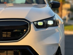 BMW M5 Base (A8) Sedan 2026