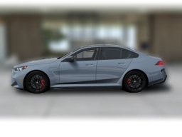 BMW M5 Base (A8) Sedan 2026