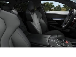 BMW M5 Base (A8) Sedan 2026