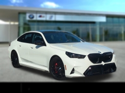 BMW M5 Base (A8) Sedan 2026