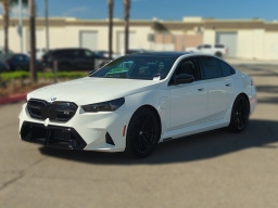BMW M5 Base (A8) Sedan 2026