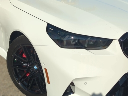 BMW M5 Base (A8) Sedan 2026