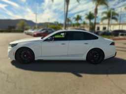 BMW M5 Base (A8) Sedan 2026