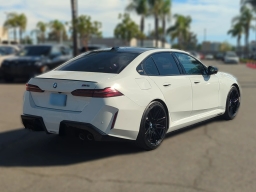BMW M5 Base (A8) Sedan 2026