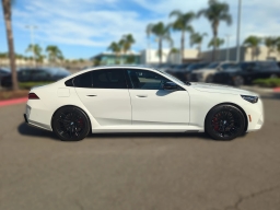 BMW M5 Base (A8) Sedan 2026