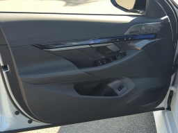 BMW M5 Base (A8) Sedan 2026