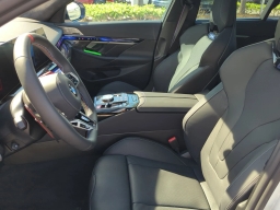 BMW M5 Base (A8) Sedan 2026