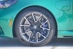 BMW M5 Base (A8) Sedan 2026