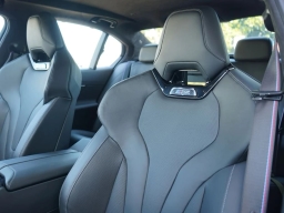 BMW M5 Base (A8) Sedan 2026