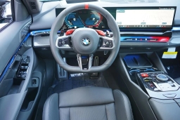 BMW M5 Base (A8) Sedan 2026