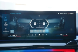 BMW M5 Base (A8) Sedan 2026