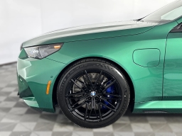 BMW M5 Base (A8) Sedan 2026