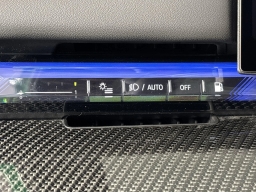 BMW M5 Base (A8) Sedan 2026