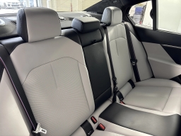 BMW M5 Base (A8) Sedan 2026