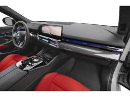 BMW M5 Base (A8) Sedan 2026