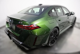 BMW M5 Base (A8) Sedan 2026