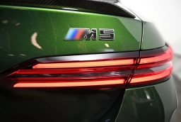 BMW M5 Base (A8) Sedan 2026