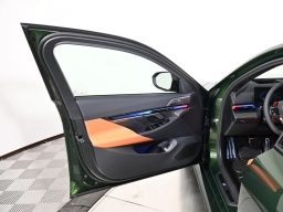 BMW M5 Base (A8) Sedan 2026