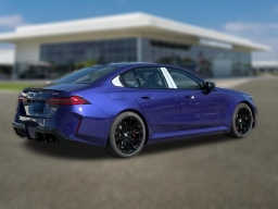 BMW M5 Base (A8) Sedan 2026