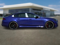 BMW M5 Base (A8) Sedan 2026