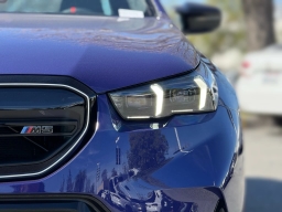 BMW M5 Base (A8) Sedan 2026