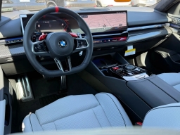 BMW M5 Base (A8) Sedan 2026