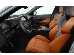 BMW M5 Base (A8) Sedan 2026