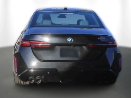 BMW M5 Base (A8) Sedan 2026