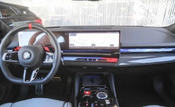 BMW M5 Base (A8) Sedan 2026