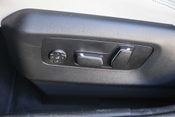 BMW M5 Base (A8) Sedan 2026