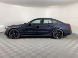 BMW M5 Base (A8) Sedan 2026