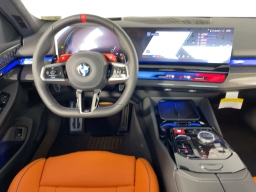 BMW M5 Base (A8) Sedan 2026