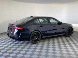 BMW M5 Base (A8) Sedan 2026