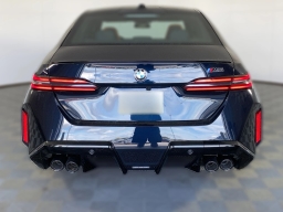 BMW M5 Base (A8) Sedan 2026