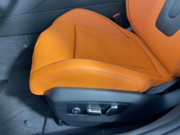 BMW M5 Base (A8) Sedan 2026