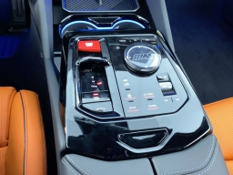 BMW M5 Base (A8) Sedan 2026