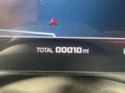 BMW M5 Base (A8) Sedan 2026