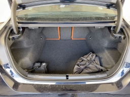 BMW M5 Base (A8) Sedan 2026