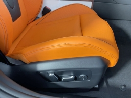 BMW M5 Base (A8) Sedan 2026