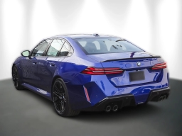 BMW M5 Base (A8) Sedan 2026