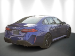 BMW M5 Base (A8) Sedan 2026